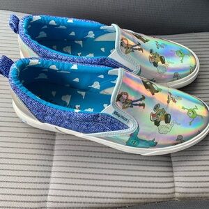 Holographic Women's Slip-On Sneakers with Blue Accents